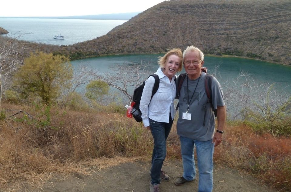 Wendy Tomlin-Hess with late husband Robert thbumnail.jpg